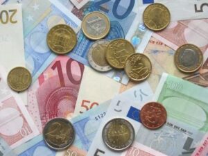 tn_euro-notes-coins_24